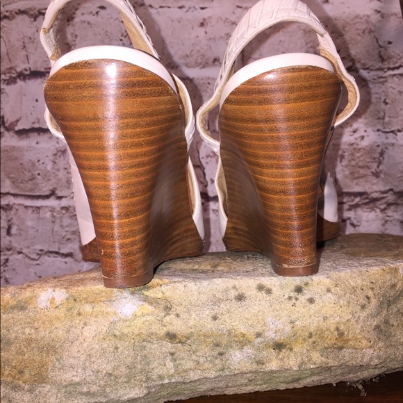 Cole Haan Wedges with Nike Air Technology - Picture 4 of 8